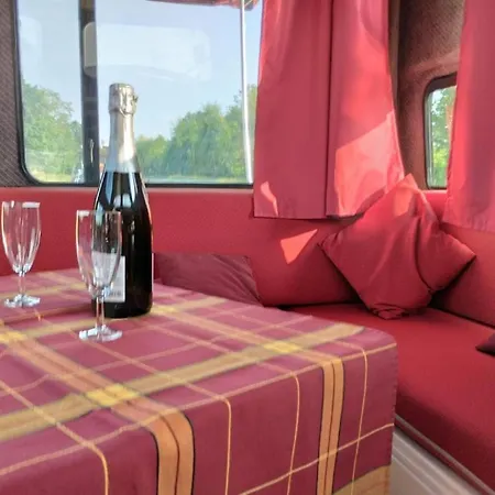 Úszó hotel Peniche Maryjeanne Gannay-sur-Loire